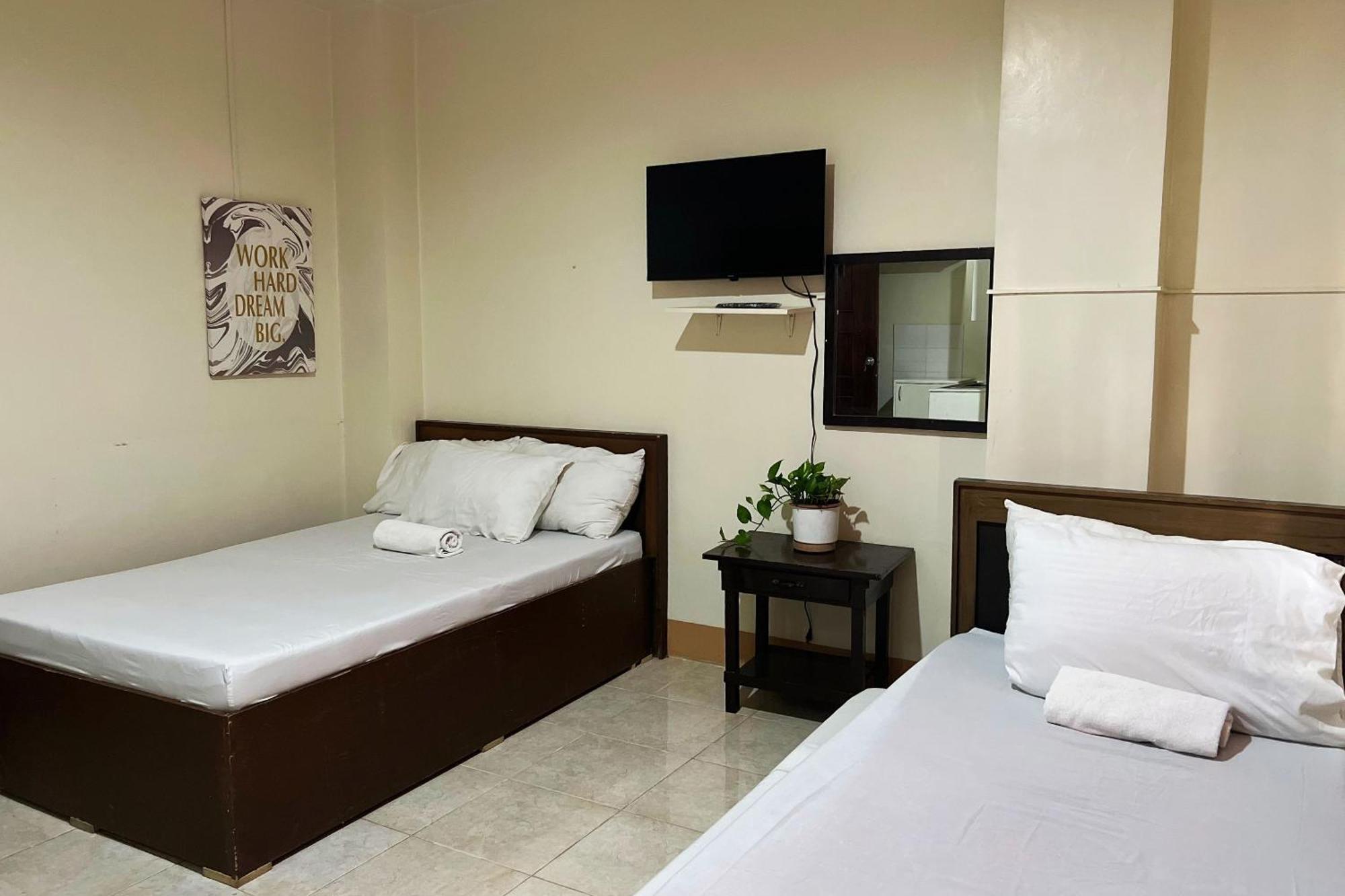 Sta Rosa Inn Iloilo Powered By Cocotel Room photo