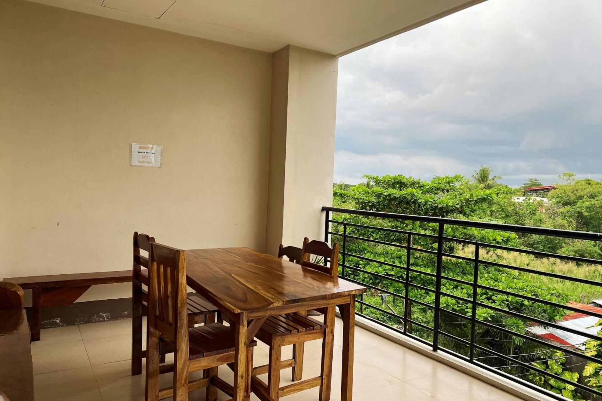 Sta Rosa Inn Iloilo Powered By Cocotel Exterior photo