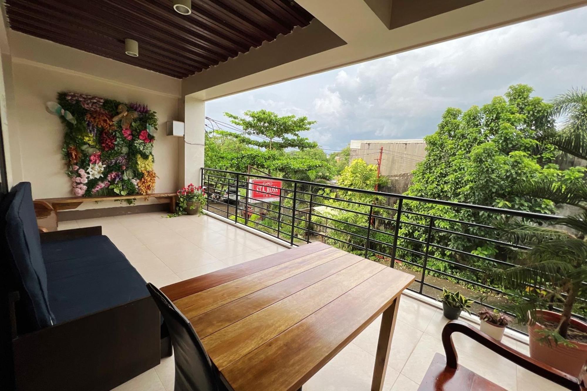 Sta Rosa Inn Iloilo Powered By Cocotel Exterior photo