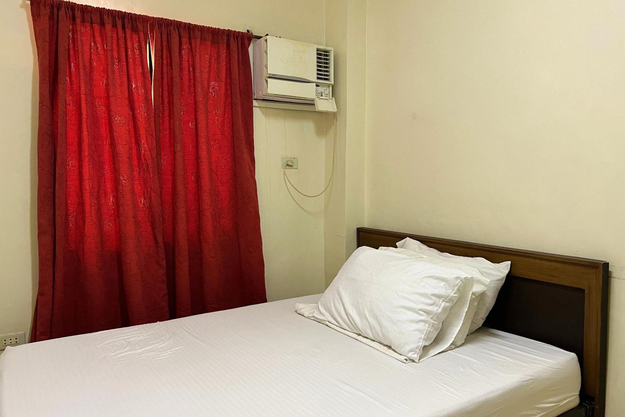 Sta Rosa Inn Iloilo Powered By Cocotel Room photo